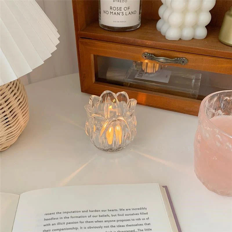 Tulip Candle Holder – Home Decor Ornament  حامل شموع على شكل زهرة التوليب – قطعة ديكور منزلية